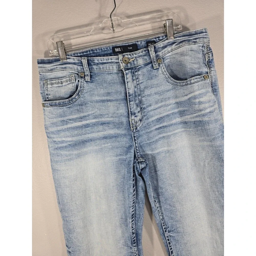 BKE Tyler Jeans 36x32 Light Wash Straight Fit Denim Thick Stitch Whiskered BE